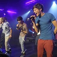 One Direction perform live at G-A-Y nightclub photos | Picture 80781